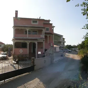 Avdi Appartamento Fažana
